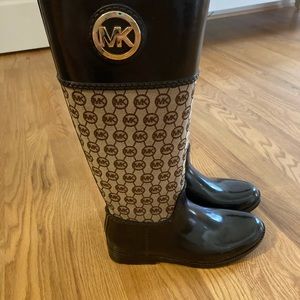 Micheal kors boots
